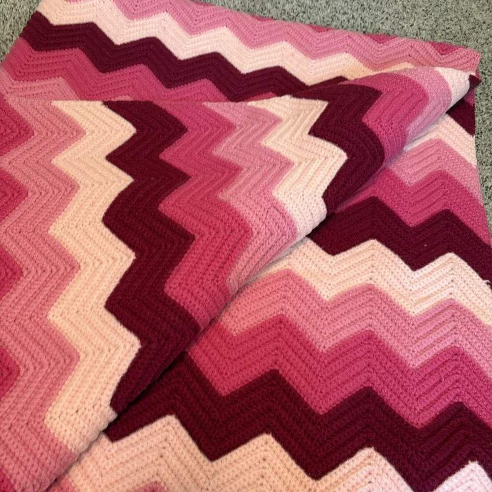 Handmade 70s Crochet Throw Chevron Afghan Cottagecore 60x72 Zigzag Blanket Pinks